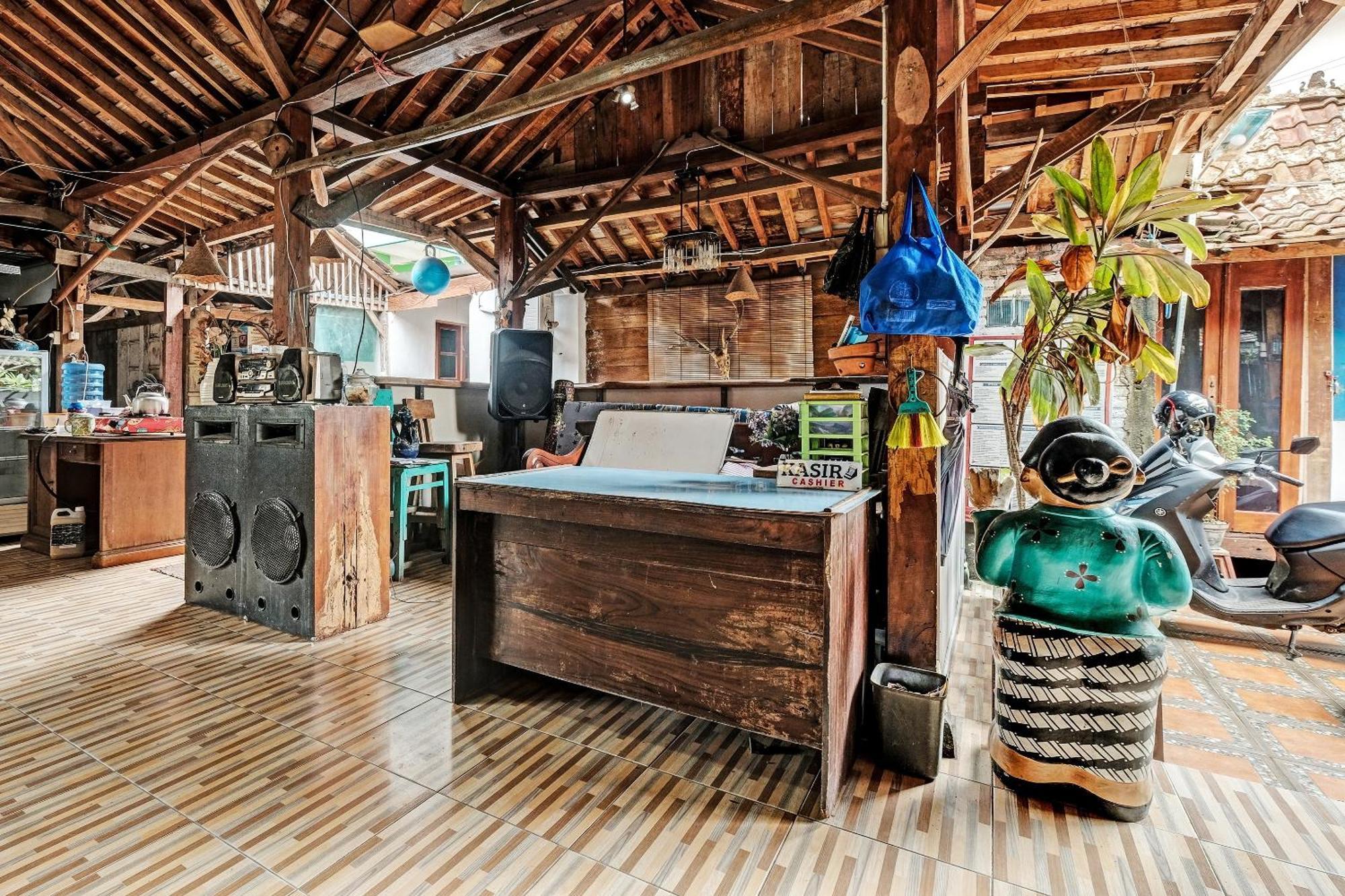 Spot On 91916 Joglo Doyong Homestay Syariah Yogyakarta Exterior photo